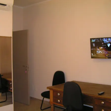 安娜尼雅 卡利亚里